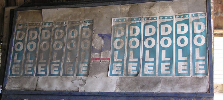 Vote Dole by Kit Peters (CC BY-NC-SA 2.0) https://flic.kr/p/6ddmVd