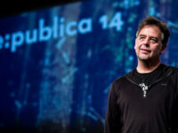 Ron Deibert - re:publica 2014, Tag 2 by republica/Gregor Fischer, 07.05.2014 CC-BY-SA 2.0 https://flic.kr/p/nwP5Aq