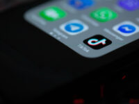 Tiktok by Solen Feyissa https://flic.kr/p/2jjP6YL (CC BY-SA 2.0)